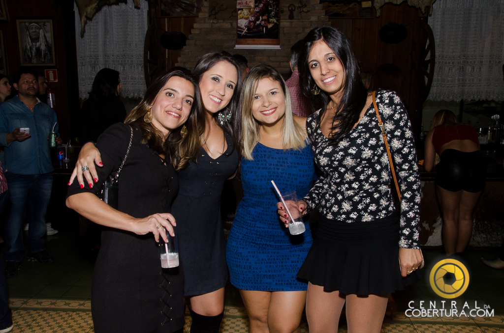 Show Jads & Jadson no Villa Country aqui tem uma galera animada.