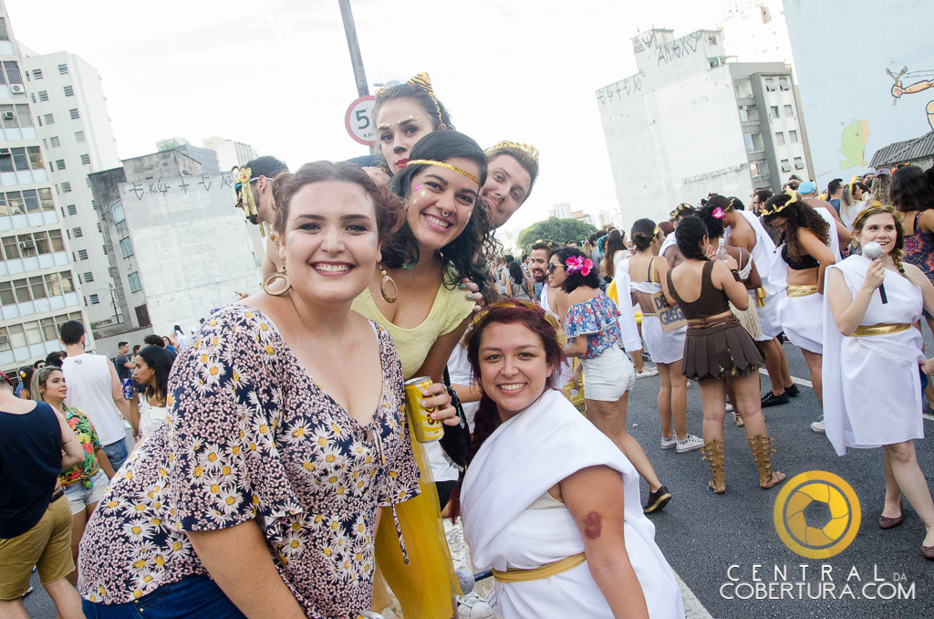 Bloco Agrada Gregos
