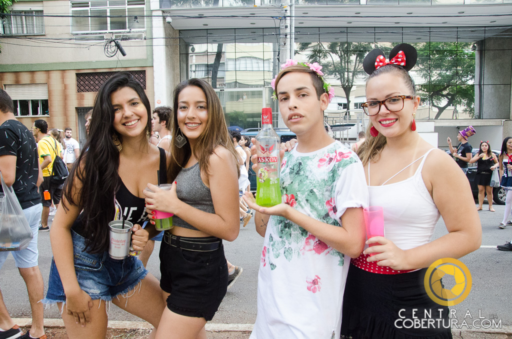 Bloco Agrada Gregos